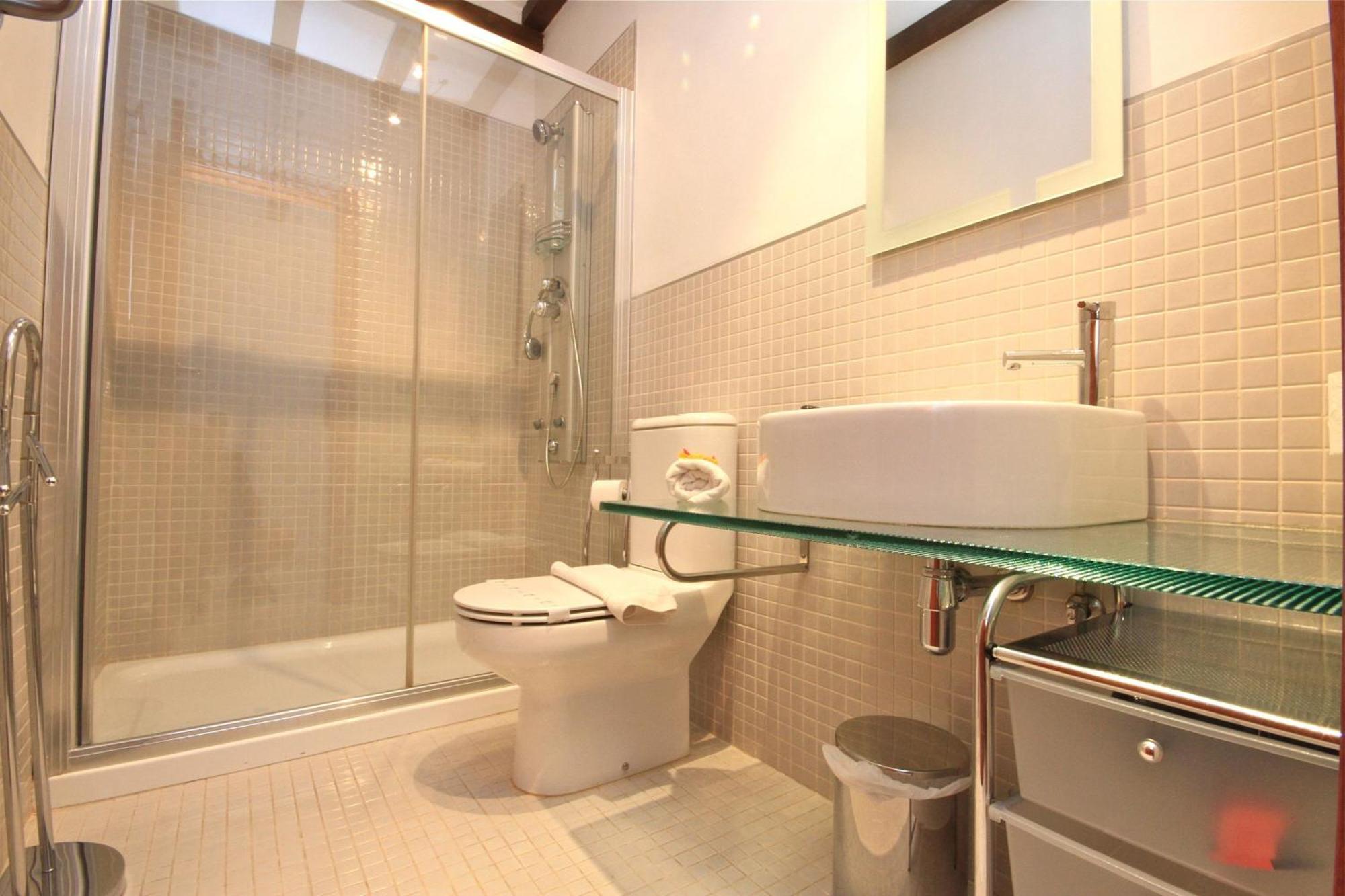 Apartamentos Inside Alhacaba Granada Habitación foto