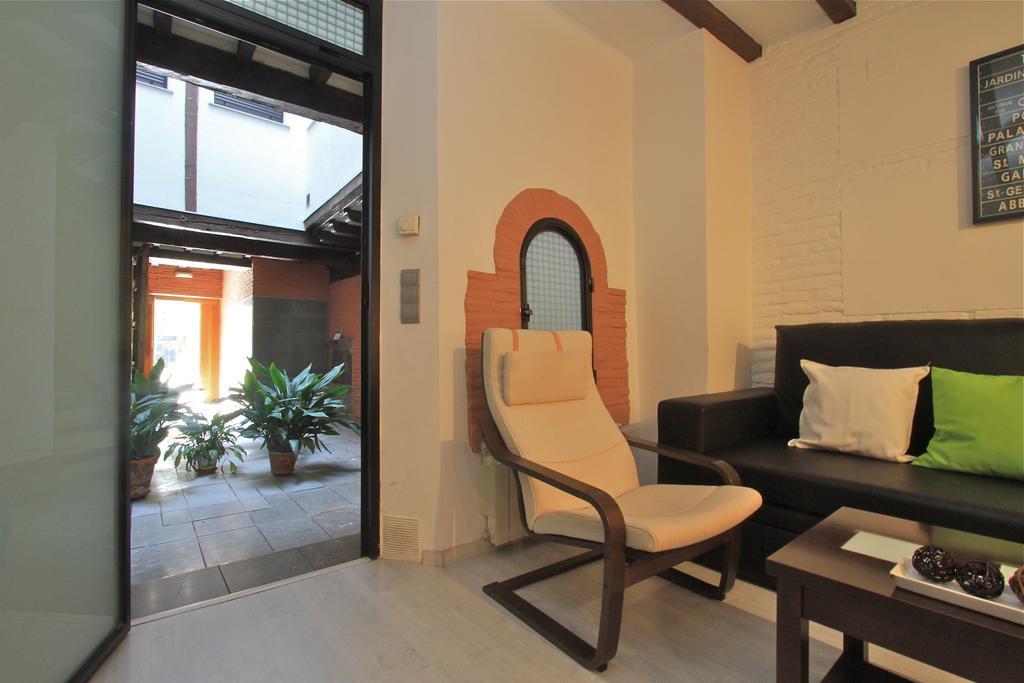 Apartamentos Inside Alhacaba Granada Habitación foto
