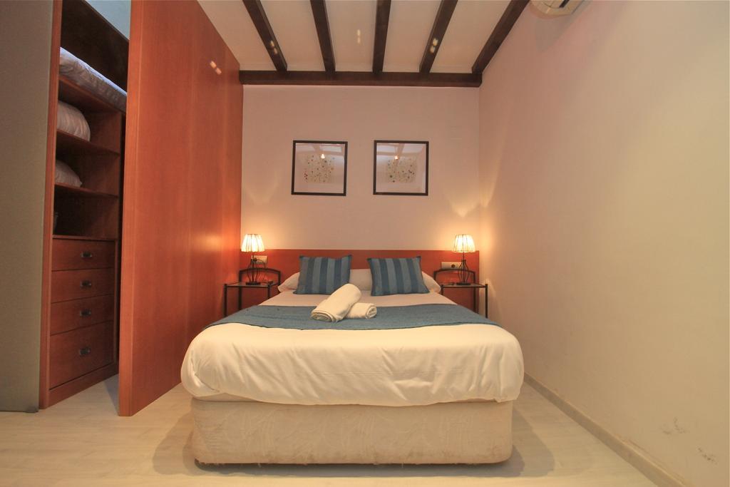 Apartamentos Inside Alhacaba Granada Habitación foto