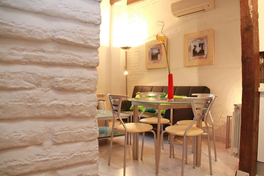Apartamentos Inside Alhacaba Granada Habitación foto